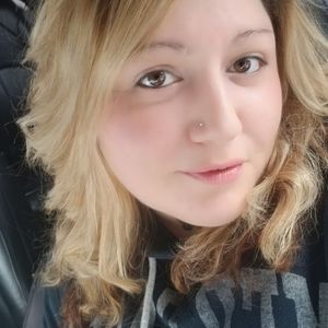 Meet your Posher, Holly